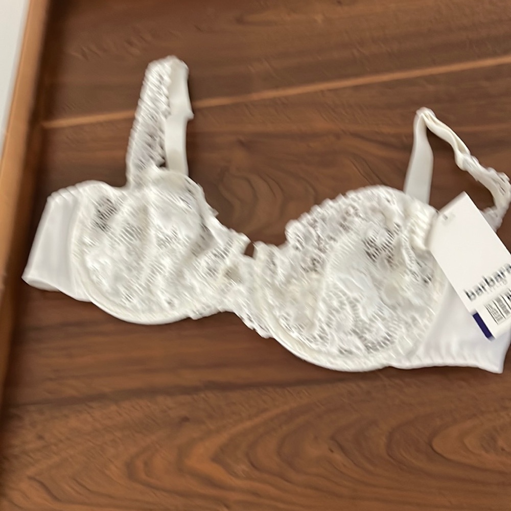 Barbara bra. White. Lace. Underwire 36B